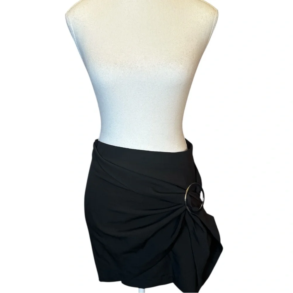 Romeo & Juliet Couture Ruched Mini Skirt NWT - Picture 2 of 7